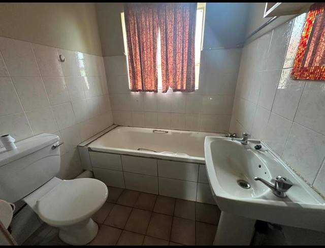 2 BEDROOM TOWNHOUSE FOR SALE IN THE ORCHARDS